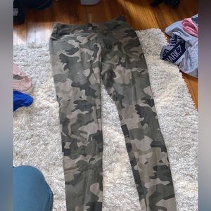 Camo leggings